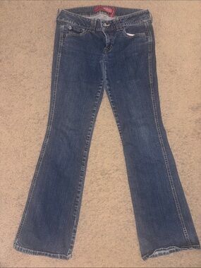 GUESS JEANS